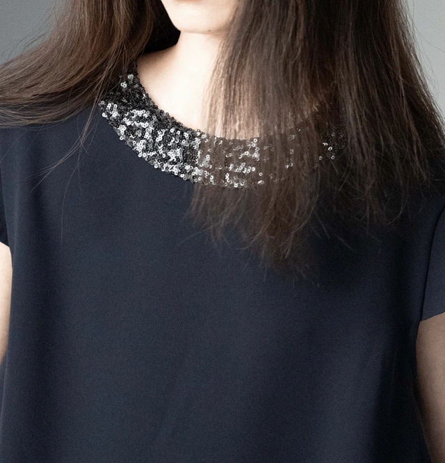 EZUMi 2025SS YESS25TP05 スパンコール フレンチ袖 チュニック NAVY / BLACK エズミ