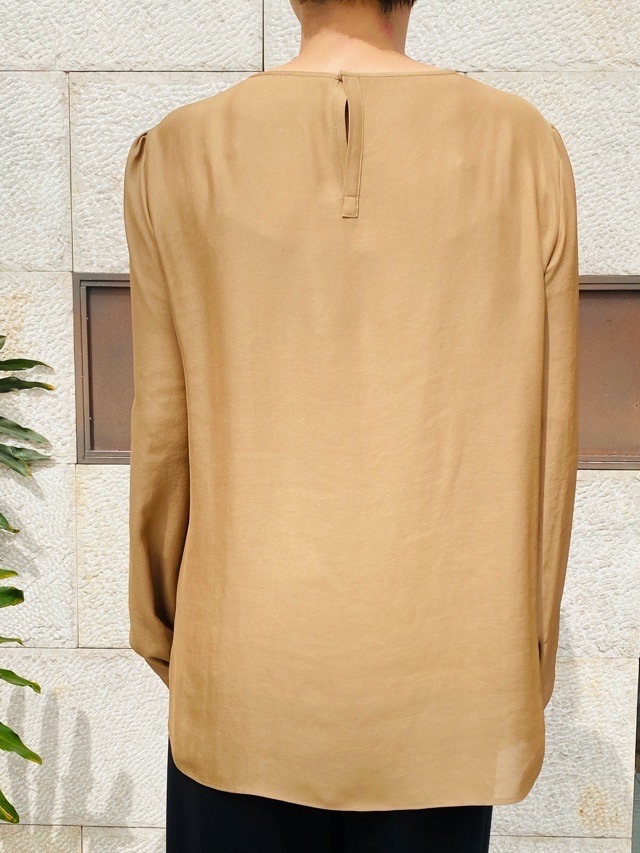 BEATINGHEART  衿 V カット ブラウス　OFF WHITE/CAMEL/BLACK　BB２０３K2　ビーティングハート