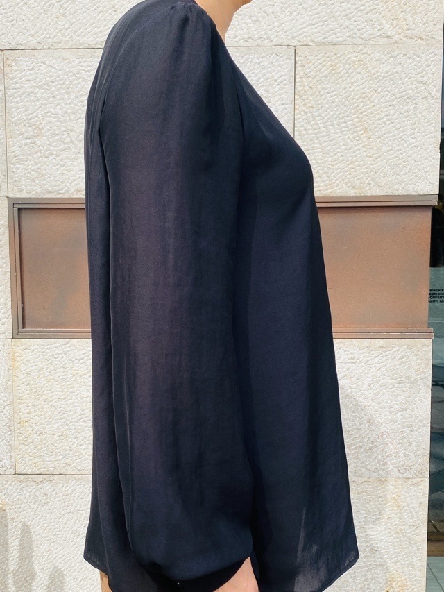 BEATINGHEART  衿 V カット ブラウス　OFF WHITE/CAMEL/BLACK　BB２０３K2　ビーティングハート