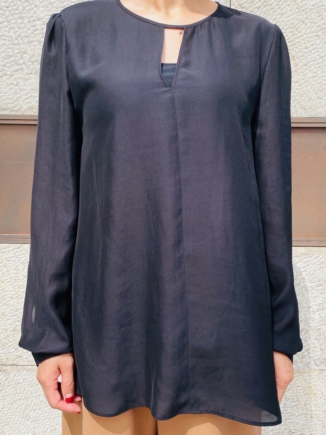 BEATINGHEART  衿 V カット ブラウス　OFF WHITE/CAMEL/BLACK　BB２０３K2　ビーティングハート