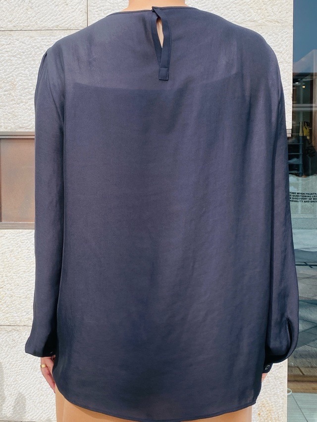 BEATINGHEART  衿 V カット ブラウス　OFF WHITE/CAMEL/BLACK　BB２０３K2　ビーティングハート