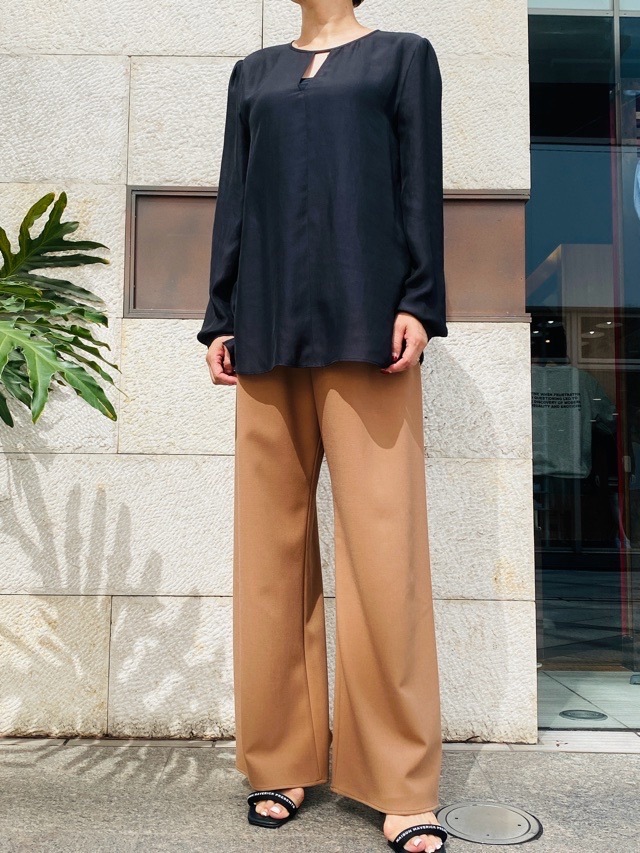 BEATINGHEART  衿 V カット ブラウス　OFF WHITE/CAMEL/BLACK　BB２０３K2　ビーティングハート