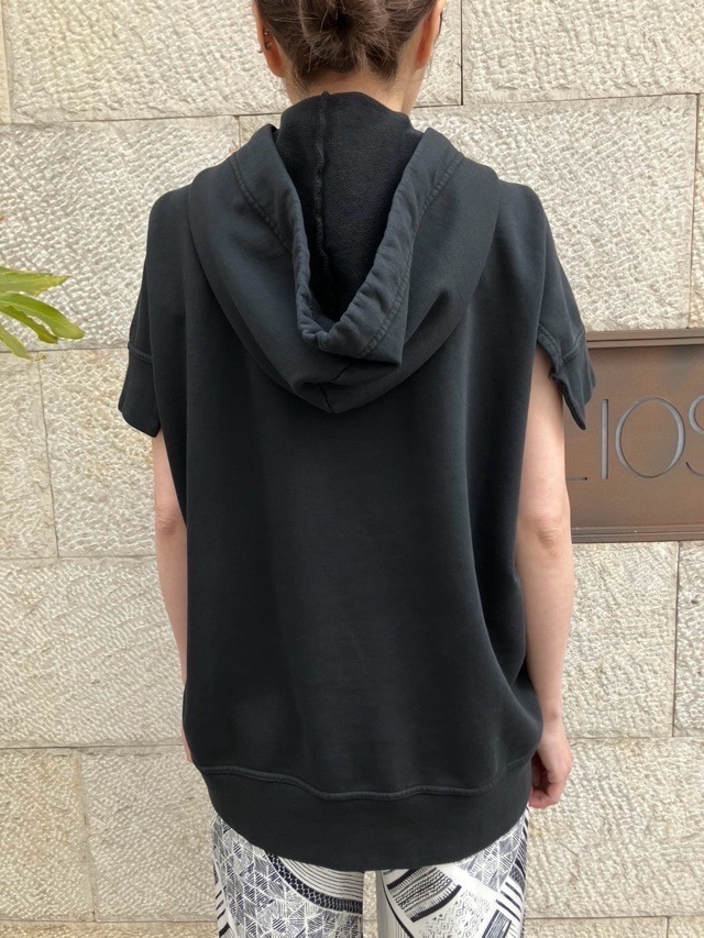 N°21 ヌメロヴェントゥーノ 25S-E051-6334 半袖 フーディー スウェット プルオーバー PINK BEIGE / BLACK