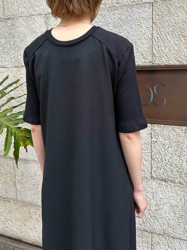 MARECHAL TERRE 　右サイドプリーツ Ｔシャツ ワンピース　BEIGE / BLACK　ZMT241OP033　マルシャルテル