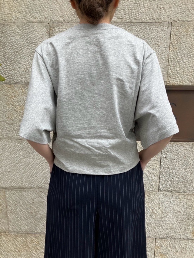 N°21　ヌメロヴェントゥーノ  25S-F101-6328  5分袖 ショート丈 ロゴＴシャツ  PINK / GRAY / BLACK / WHITE  
