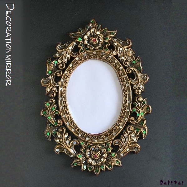 貝殻装飾のオーバルミラー 貝殻装飾のオーバルミラー