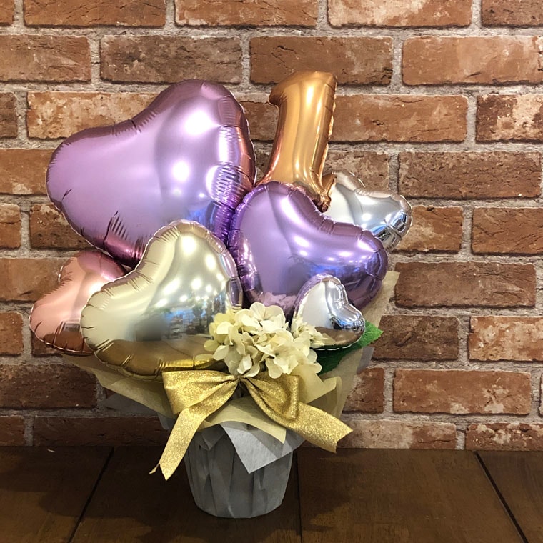お誕生日や周年のお祝いに☆お好きなナンバーバルーンを入れて記念日のプレゼントにぴったりな置き型バルーンギフト