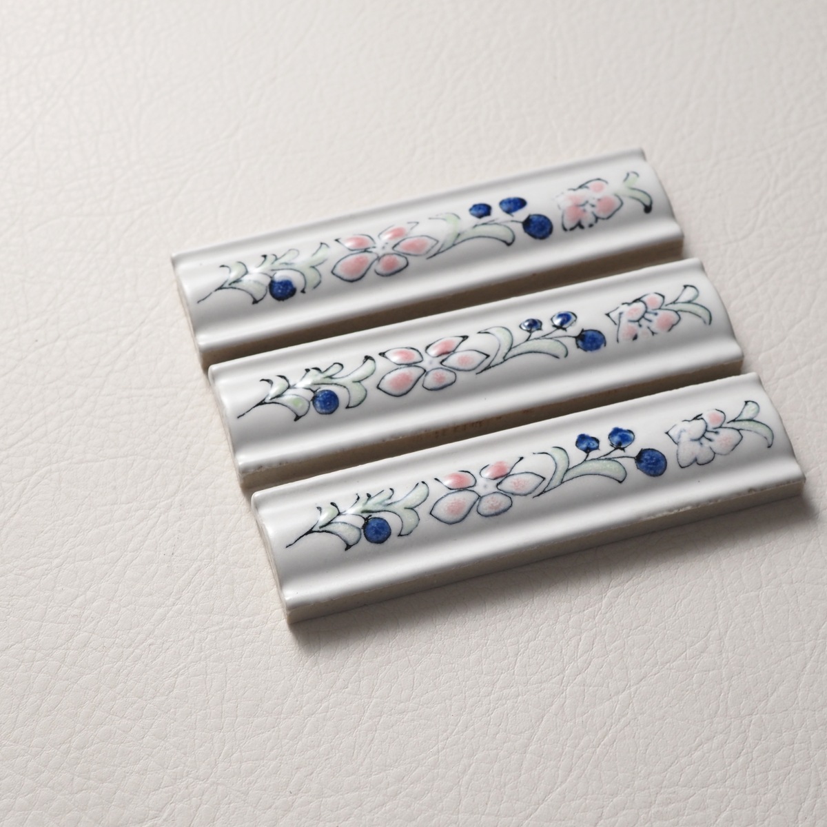 タイル お花柄 100x25mm ＜白ボーダー花大＞3本セット