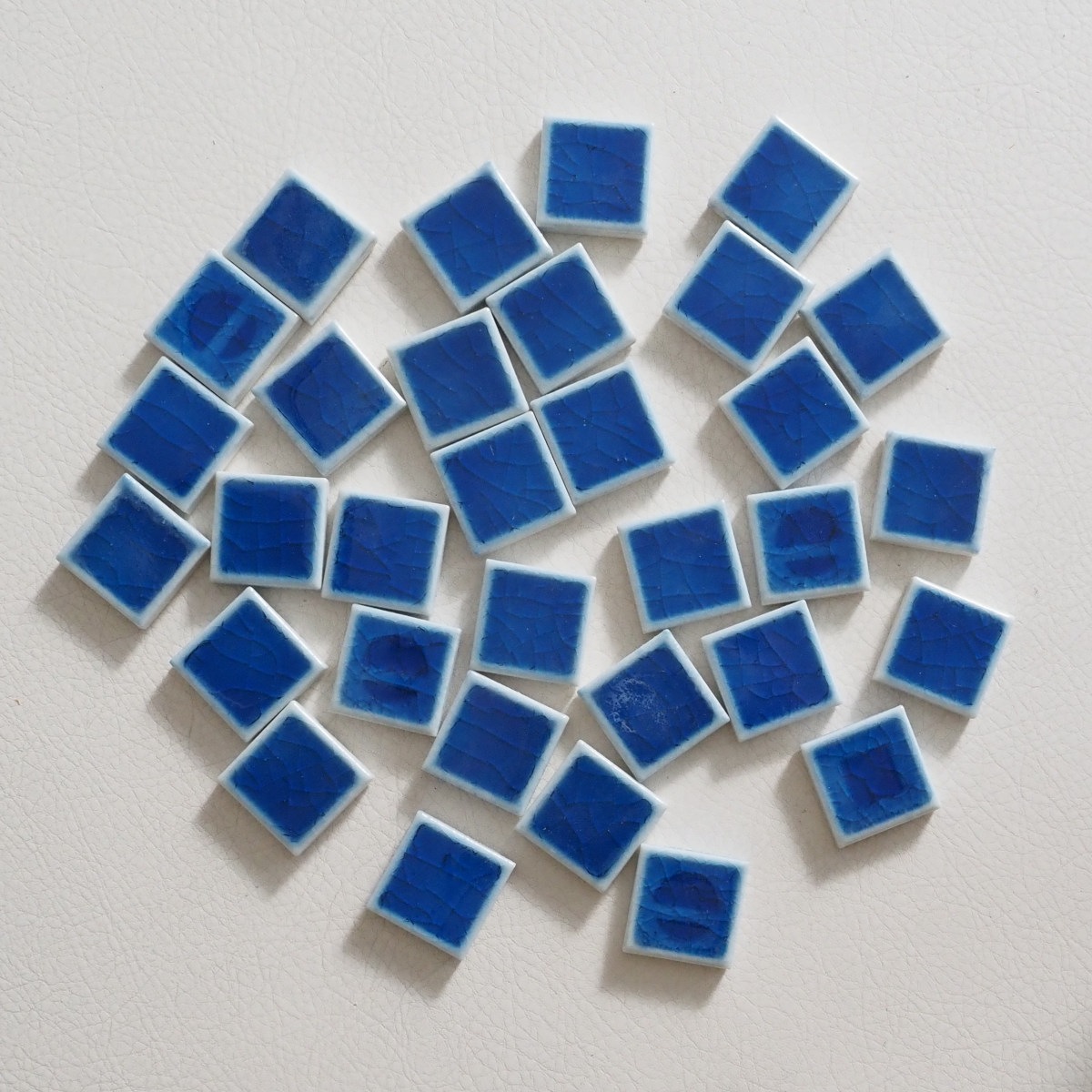 モザイクタイル 25mm角 ガラス釉 121ピース ＜コルセア＞ 全2色