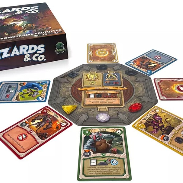 ボードゲーム】横暴編集長 三種 + 追加カード 収納BOX セット