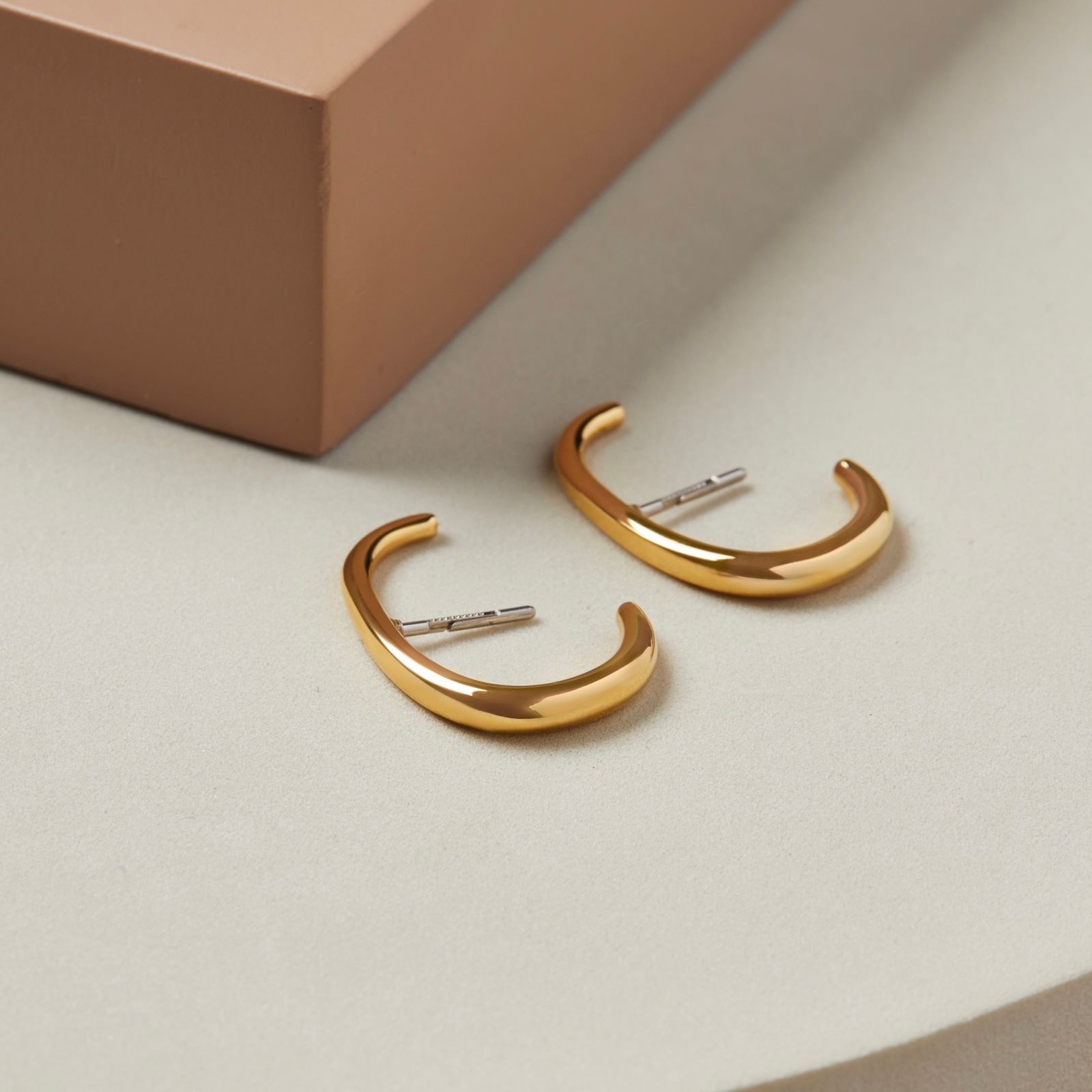 人気のクリスマスアイテムがいっぱい！ Embrace Lenna Gold アクセサリー