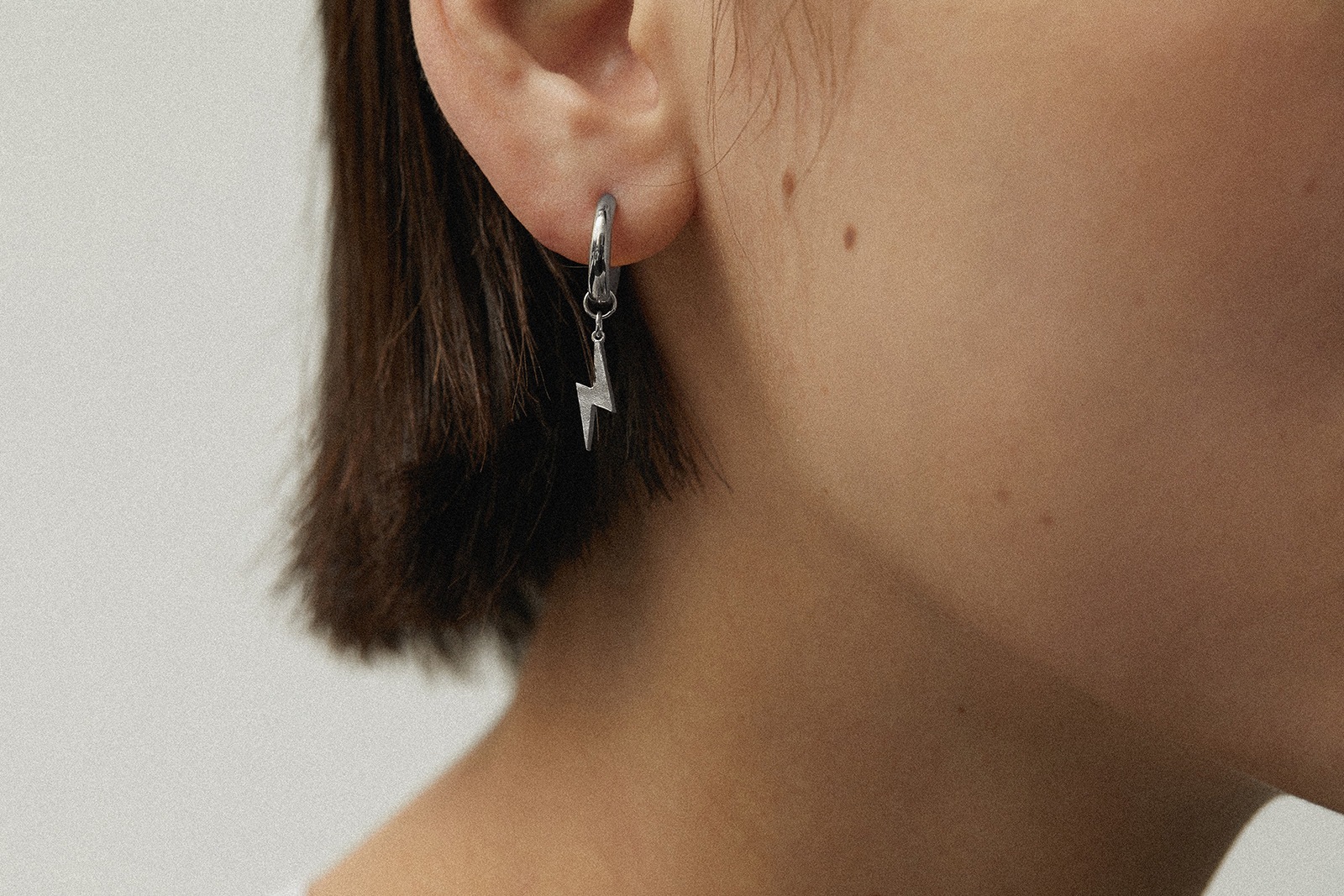 【NEW ARRIVAL】Ludique Thunderbolt Silver