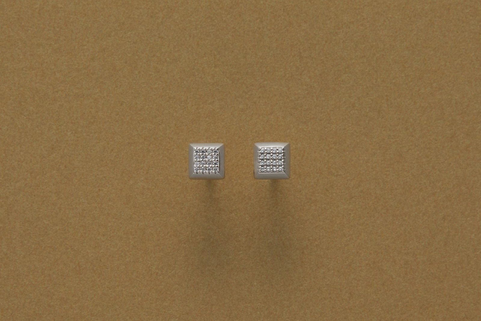 Honesty Podium Silver 