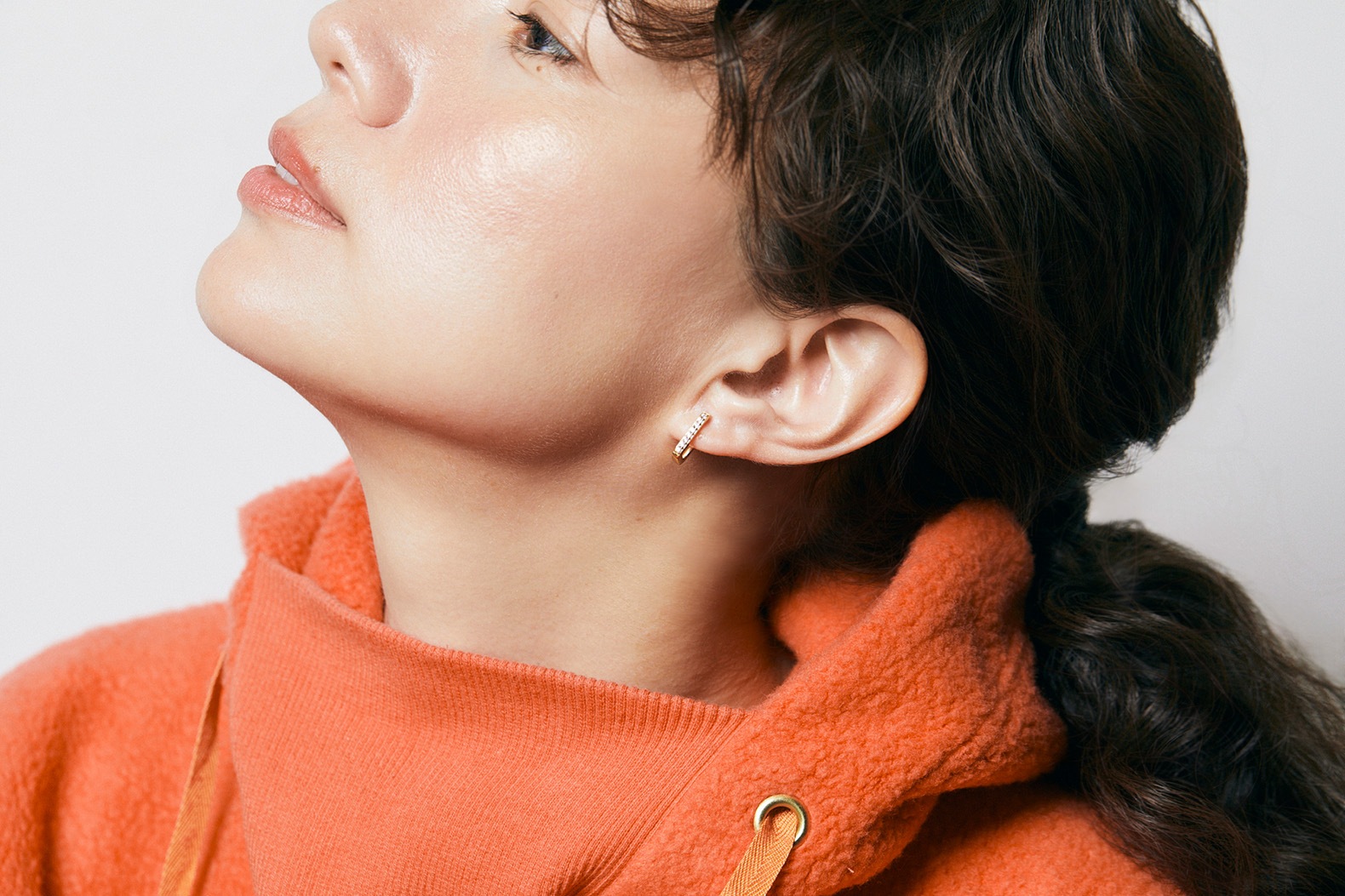 Embrace Valerie Gold