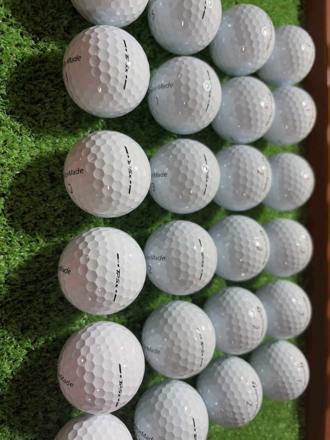 TAYLOR MADE   TP5x  ２０２４年 24球【品質★★★】