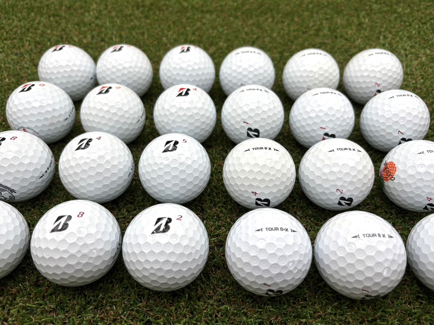 BRIDGESTONE  TOUR B X（22年）24球　【品質★★★】