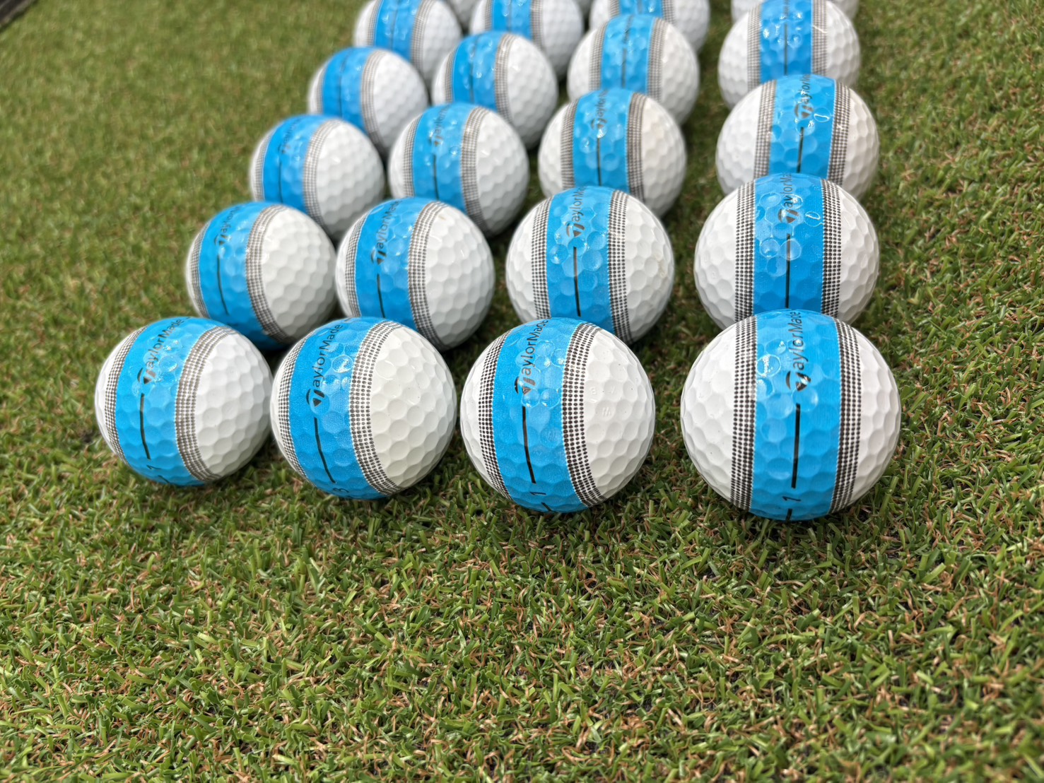 テーラーメイド　TOUR RESPONSE　最新2025 ブルー 24球【品質★★★～★★】