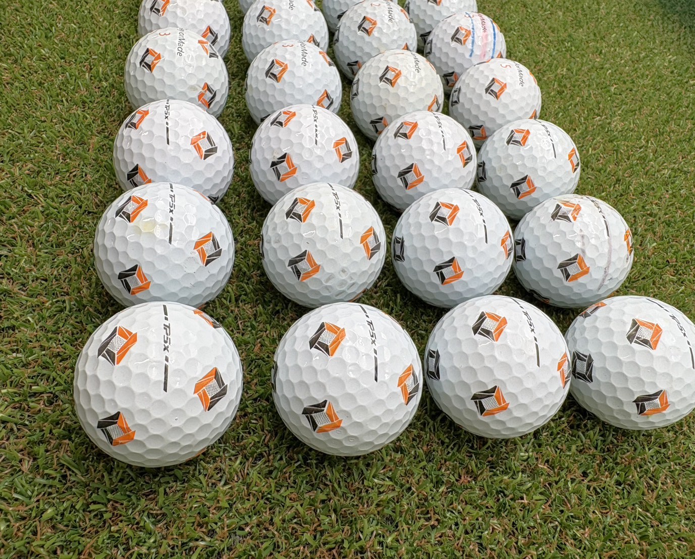 テーラーメイド TP5x Pix(2024年)24球【品質★★★~★★】