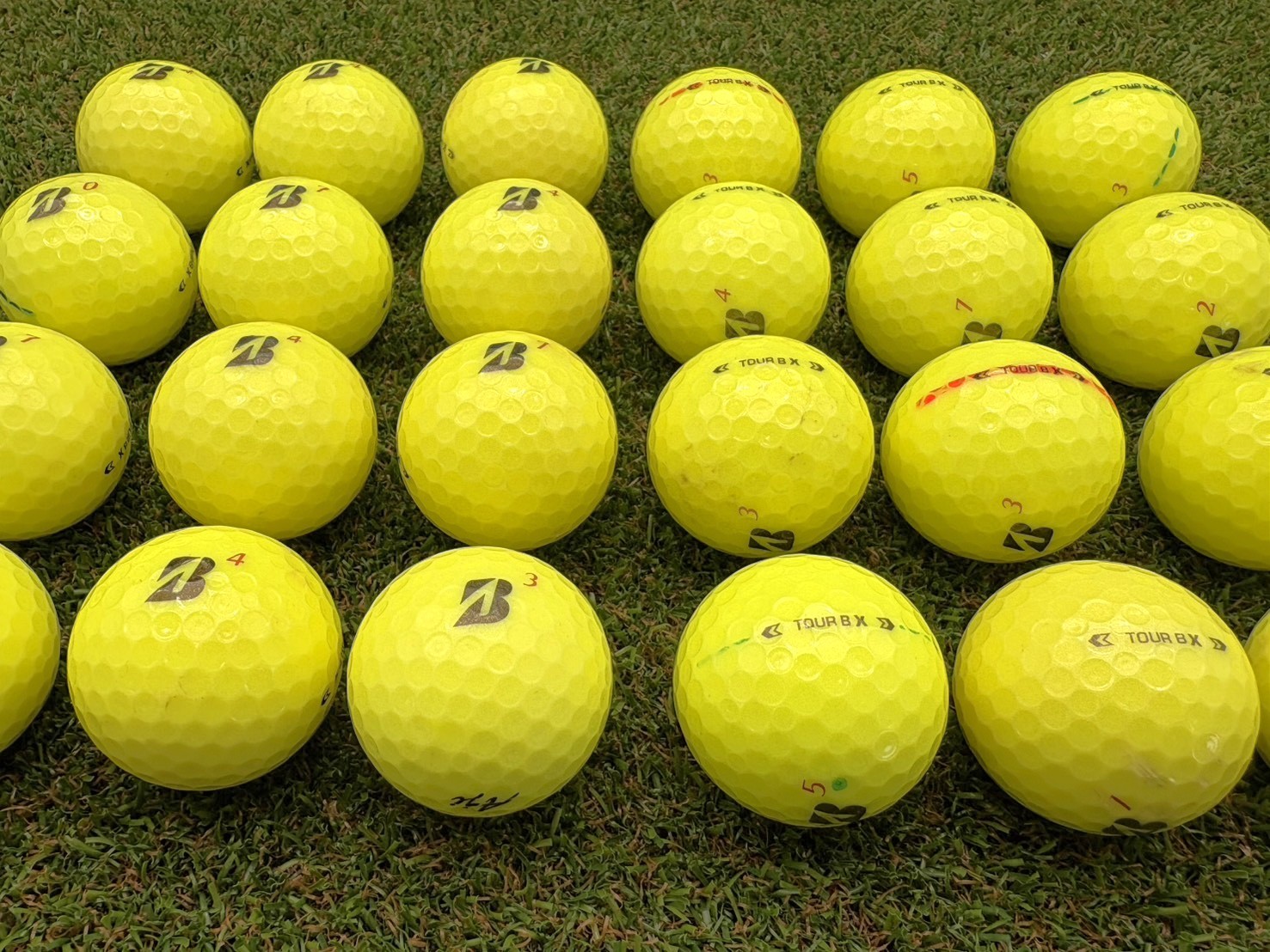ブリヂストン TOUR B X 24年(カラー)24球【品質★★】