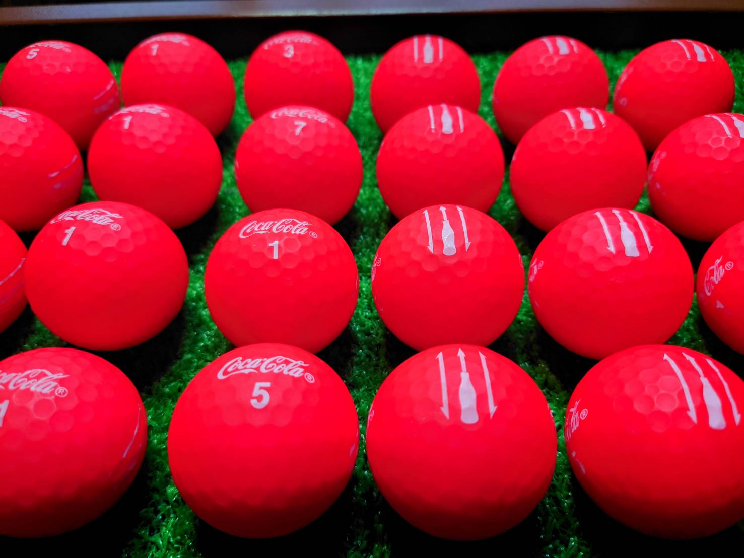 コカ・コーラ ゴルフボール マットレッド 24球【品質★★★~★★】
