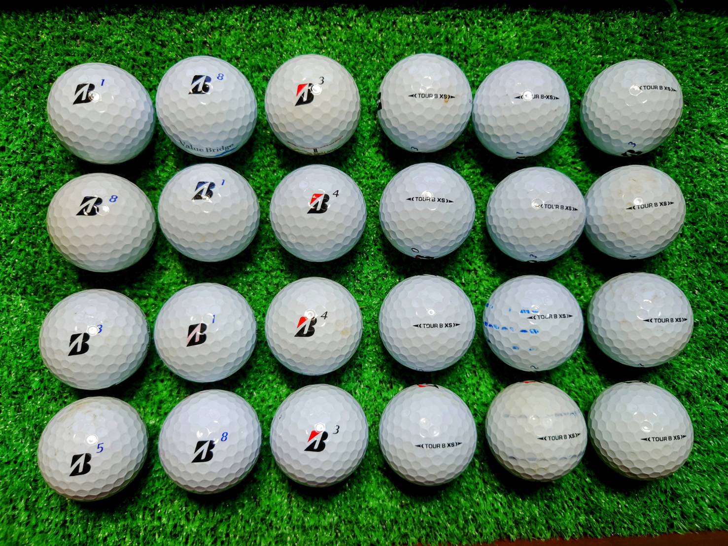 ブリヂストン TOUR B XS (22年) 24球　特価【品質★★】