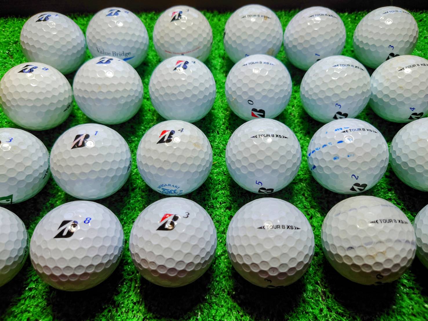ブリヂストン TOUR B XS (22年) 24球　特価【品質★★】