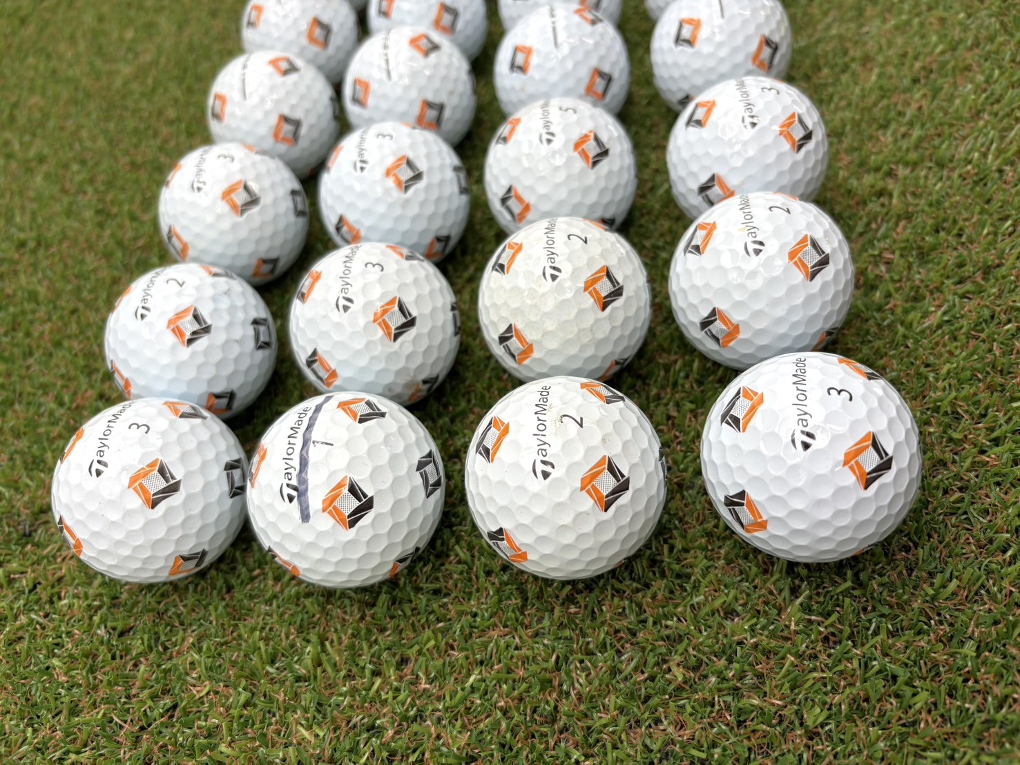 テーラーメイド TP5 Pix(2024年)24球【品質★★★~★★】