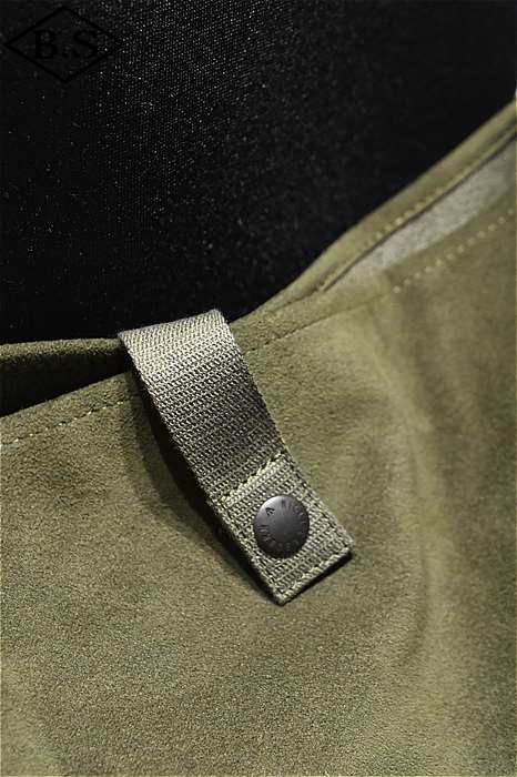 Nigel Cabournウルトラスエードマルチバッグ グリーン Nigel Cabourn Japan | ✔️ - Autumn & Winter 2024