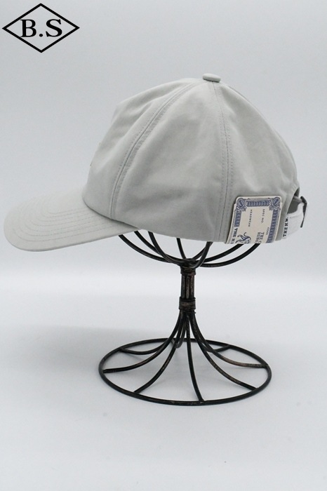 帽子 BIG BRIM M STYLE CAP - Black D-01013 NEW ARRIVALS] D-01013/BIG M STYLE CAP フロントが1枚から成形