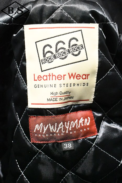 タグ付き新品未使用☻* ミッキー リバーシブルクレイジージャケット 黒 150 タグ付き新品未使用☻* ミッキー リバーシブルクレイジー