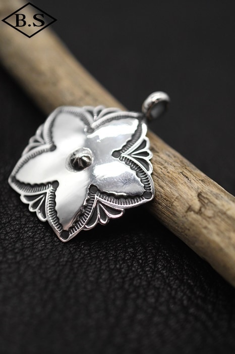 北米のインディアンジュエリーと装飾品 写真集 Indian Jewelry 北米のインディアンジュエリーと装飾品 写真集 Indian Jewelry