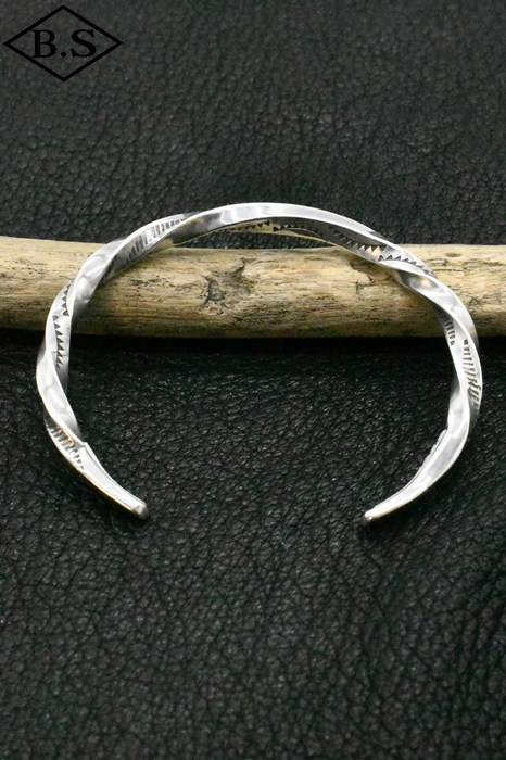 ブランド別 / インディアンジュエリー INDIAN JEWELRY 小物 バングル