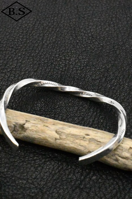 ブランド別 / インディアンジュエリー INDIAN JEWELRY 小物 バングル