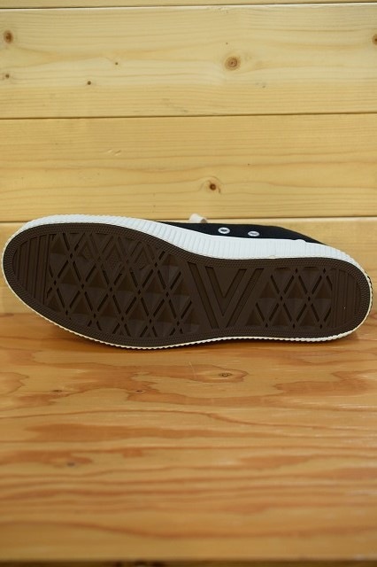 アイアンハート IRON HEART ローカットブラック IRON HEART アイアンハート ダブルニーロガージーンズ ブラック