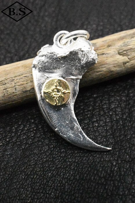 ファーストアローズ FIRST-ARROW's P-028R K18付 ベアクロー(L) ペンダントトップ シルバー