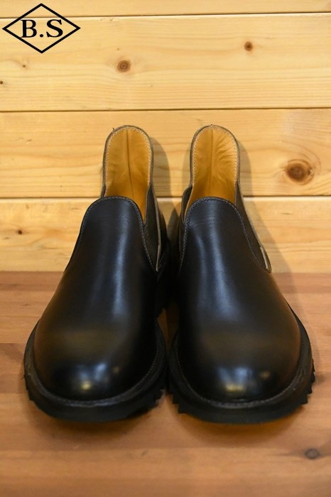 Makersメイカーズus6サイドゴア ミロック]×メイカーズのサイドゴアブーツ、艶やかなフランス産