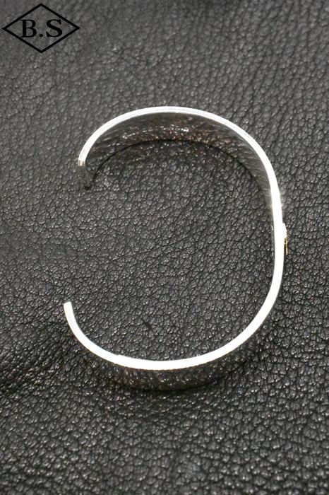 FIRST ARROW's ファーストアローズ　K18 シルバー　バングル すべての商品 / ファーストアローズ FIRST-ARROW's BR-001 K18付 平打