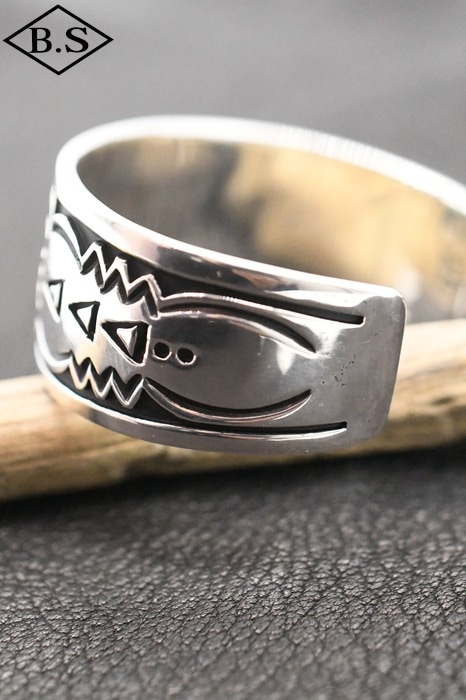 フランシス·ビゲイ作 シルバー バングル ナバホ インディアンジュエリー ブランド別 / インディアンジュエリー INDIAN JEWELRY 小物