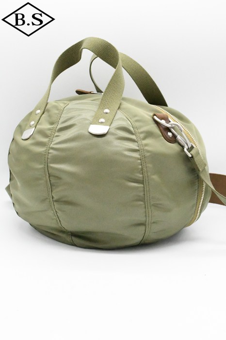 Nigel Cabourn ヘルメットバッグ　オリーブ WOMAN Classic Item 】HELMET BAG – ナイジェル・ケーボン