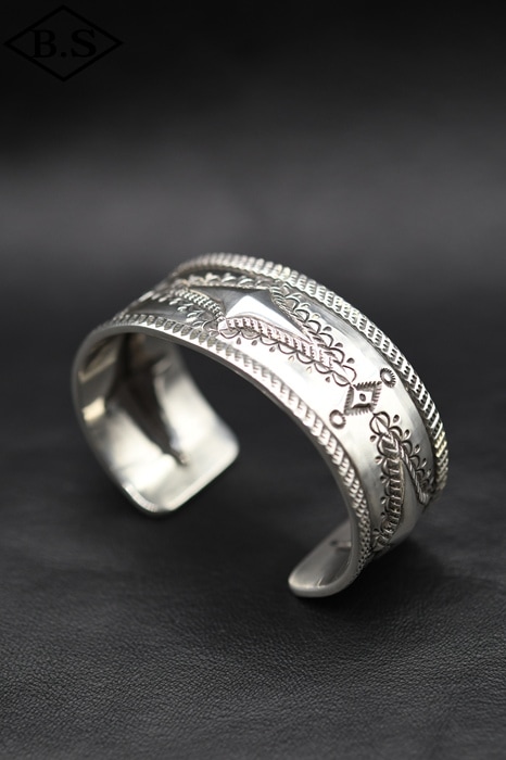 すべての商品 / インディアンジュエリー INDIAN JEWELRY 小物 バングル