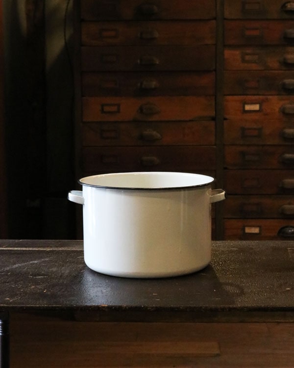 Enamel White Pot|エナメルのポット