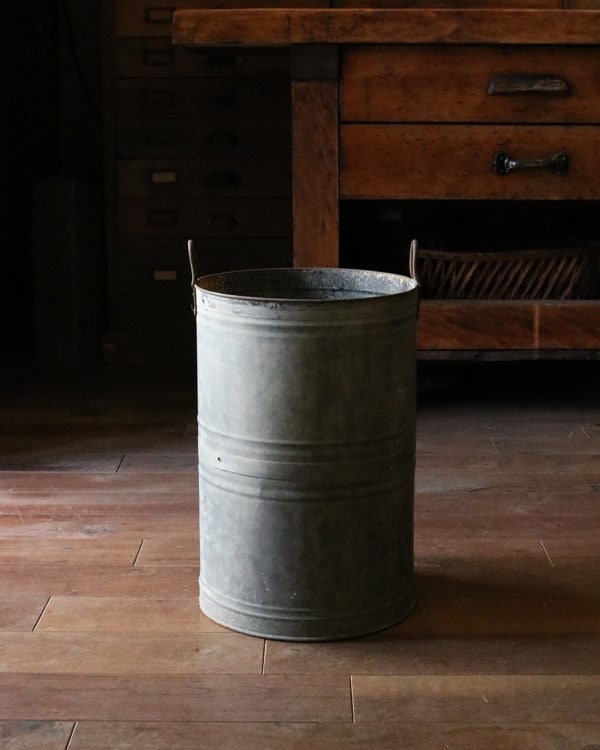 Galvanized Bucket B｜ブリキのバケツ B