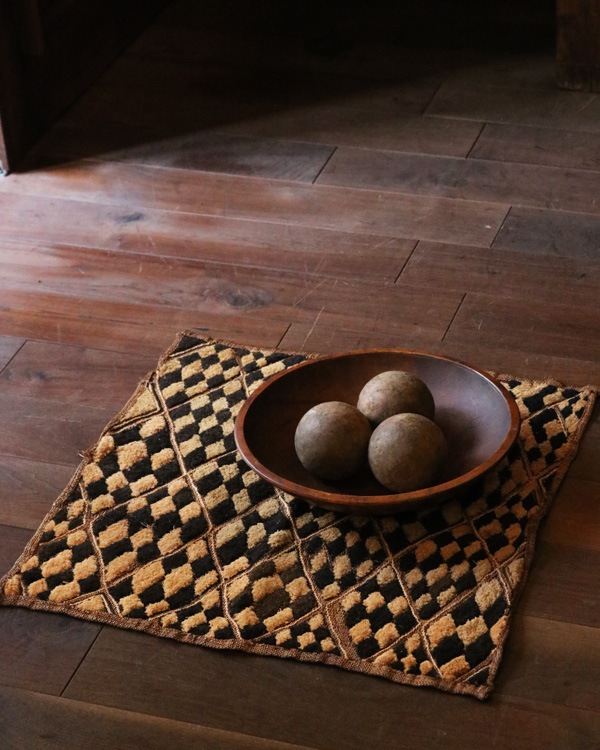 アンティーク　クバ布　民藝　アフリカ KUBA CLOTH：アフリカの民芸 クバクロス