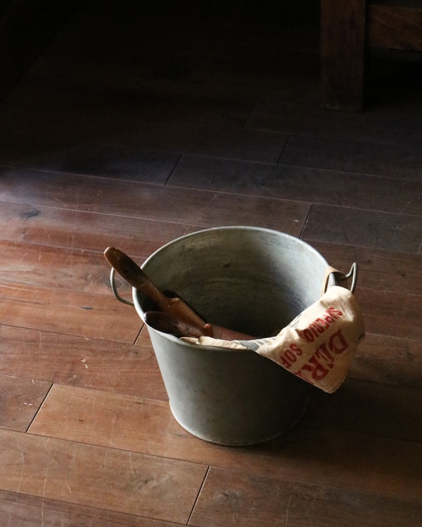 Galvanized Bucket C｜ブリキのバケツ C