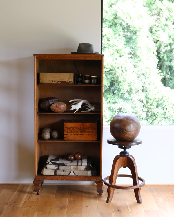 Oak Bookshelf with Adjustable Shelves & Steel Casters｜オーク素材のブックシェルフ