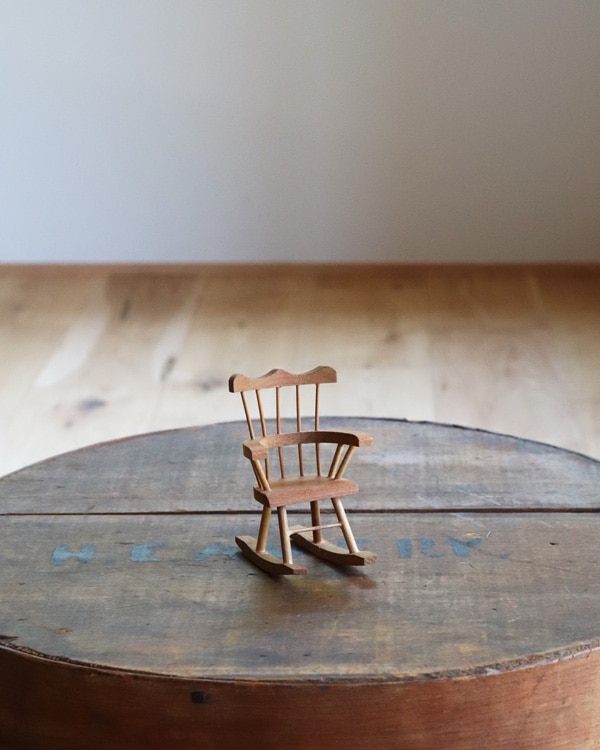 Miniature Rocking Doll Chair A｜ミニチュアロッキングドール