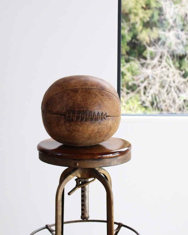 Leather Medicine Ball 9 1/2lbs｜レザー メディシンボール 9 1/2ポンド