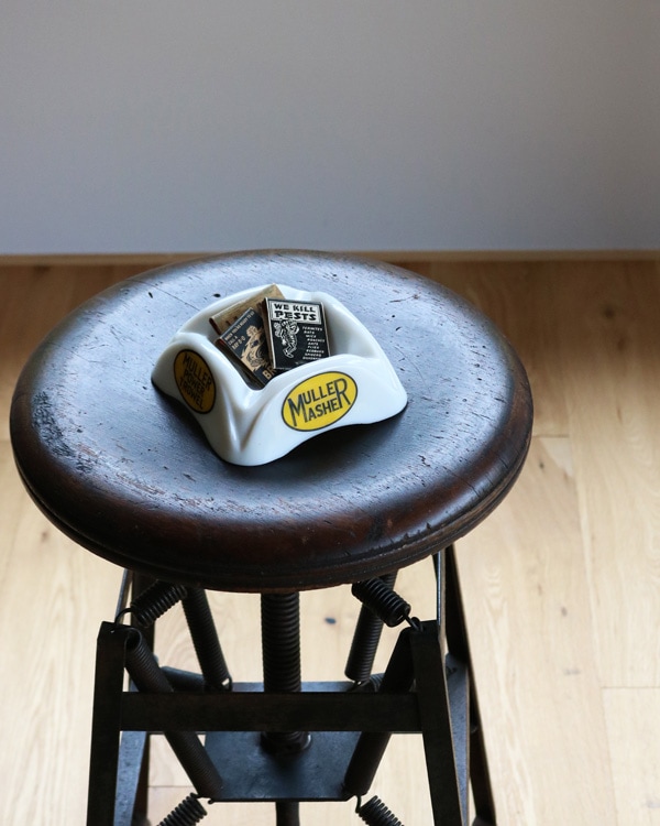 "MULLER" A.d.v. Ashtray|"MULLER" ミルクガラスの灰皿