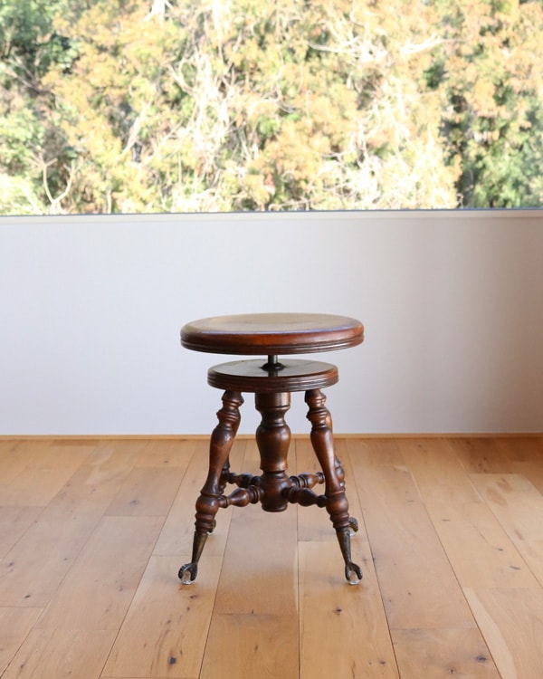 Adjustable Piano Stool with Claw & Glass Ball Feet|クロー&ガラスボール脚仕様 昇降式ピアノスツール