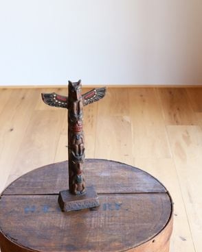 Chalkware Totem Pole Figurine��1960s�ˡå��硼�������� �ȡ��ƥ�ݡ����1960ǯ���